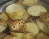 Foto del paso 1 de la receta: Filet de merluza a la crema con papas