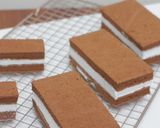 Foto langkah ke 5 dari resep Black forest Cake Slice - Bolu Cokelat Potong.