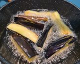 A picture of step 1 of Egg plant curry.