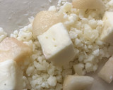 Foto del paso 4 de la receta: Rollitos de hojaldre con tres quesos y pera