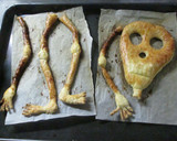 Foto del paso 5 de la receta: Calavera de hojaldre con dulce de leche