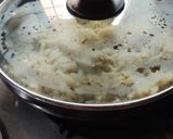 उपवासाची वाळवलेल्या बटाटा खिसाची भाजी (batatyachi kheesachi bhaji recipe in marathi) रेसिपी स्टेप 4 फोटो 
