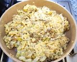 Foto del paso 7 de la receta: Repollo con huevo y queso como acompañamiento
