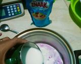 Foto langkah ke 2 dari resep Kue Nona Manis Buah Naga.