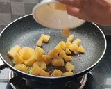 A picture of step 5 of Aloo makhana peanuts falihaar.