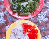 A picture of step 2 of Bhindi do pyaaza.