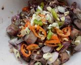 Foto langkah ke 5 dari resep Cumi asin sambal matah.