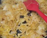 Foto del paso 2 de la receta: Hojaldre de cebolla y acelgas