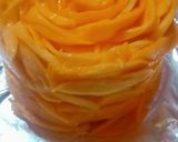 A picture of step 4 of Mango rose cake.