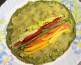 A picture of step 6 of Spinach Egg Sushi.