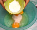 Foto langkah ke 2 dari resep PANDAN SPONGE CAKE| LEMBUT SELEMBUT OGURA CAKE,METODE ALL IN ONE.