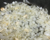 Foto del paso 1 de la receta: Tortilla guisada con jamón y comino