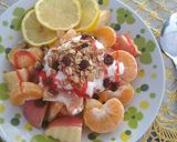 Foto langkah ke 2 dari resep Salad buah dengan yoghurt.
