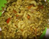 A picture of step 2 of Fried macaroni.
