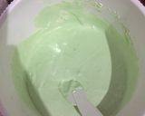 Foto langkah ke 4 dari resep Bolu pandan kukus.