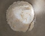 Foto langkah ke 2 dari resep Sourdough Discard Muffins.