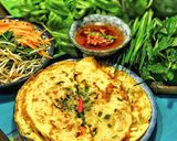 Hình bước làm 5 của món Bánh xèo tôm trứng cà rốt