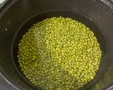 A picture of step 1 of Mung Bean and Seaweed Sweet Soup (Chè Đậu Xanh Phổ Tai).