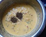 A picture of step 4 of Besan chilla.