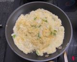 A picture of step 4 of Thai omelette (Kai Jeow).