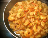 Foto del paso 9 de la receta: Cerdo y langostinos con verduras