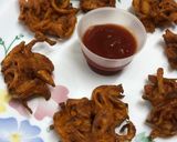 A picture of step 9 of Onion Pakoda.