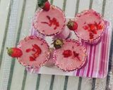 A picture of step 2 of Strawberry milkshake.