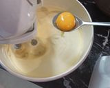 Foto langkah ke 2 dari resep Marmer Cake.