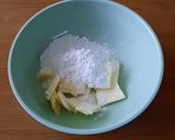 Foto del passaggio 1 della ricetta Biscotti pasquali con stampi a rilievo