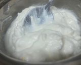 A picture of step 1 of Fruits yoghurt parfait.