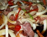 Foto del paso 1 de la receta: Asado, vacío y chuletas de cerdo con tomates rellenos