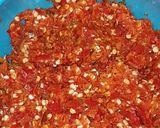 A picture of step 4 of Chilli garlic oil.