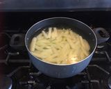 A picture of step 2 of French Fries With Cheesy Sauce.