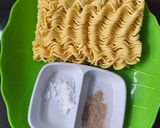 Foto langkah ke 1 dari resep Omelette mie.