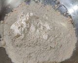 A picture of step 2 of Beetroot lachcha paratha.