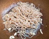 รูปขั้นตอนการทำที่ 3 ของ เส้นบุกผัดหมูเส้นพริกหวาน