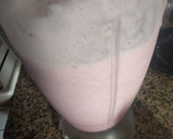 Foto del paso 3 de la receta: Licuado de frutillas