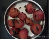 A picture of step 2 of Tomato bharta.