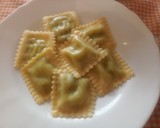 Foto del paso 7 de la receta: Pasta fresca al huevo rellena de Ricota y Espinacas con salsa de queso