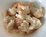 Foto del paso 1 de la receta: Pudin de pan viejo