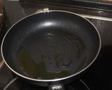 Foto del paso 1 de la receta Tortilla de alcachofas y cebolla