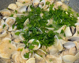 Foto del paso 6 de la receta: Almejas a la marinera (estilo gallego)