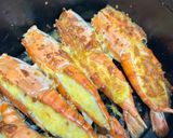A picture of step 5 of Grilled Cheese Prawns.