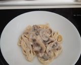 Foto del paso 6 de la receta: Nidos en salsa azul y champiñones