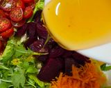 Foto del paso 2 de la receta: Ensalada de la huerta: hojas verdes, remolacha y melocotón natural con queso de cabra caramelizado