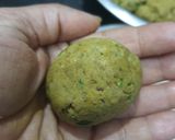A picture of step 5 of Rajasthani Korma Roti.