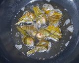 Foto langkah ke 4 dari resep Ayam Pandan Thailand (Gai Hor Bai Toey).
