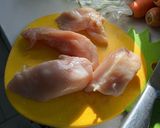 Foto del paso 2 de la receta: Pollo guisado Guatemalteco (Dificultad: Difícil😠¾) ⚠️⚠️ADVERTENCIA: Mira el medio del lado izquierdo 🙏🏻