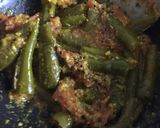 A picture of step 6 of Curd wali mirch.