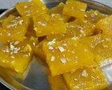 A picture of step 4 of Vanila custred Halwa.